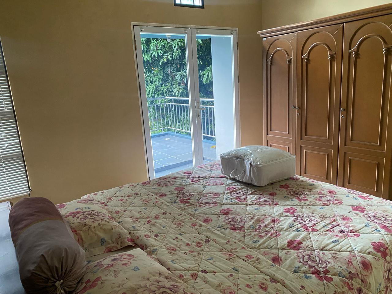 Hbe. Rumah Kolam Renang Disewakan di Cluster My Home Lippo Cikarang